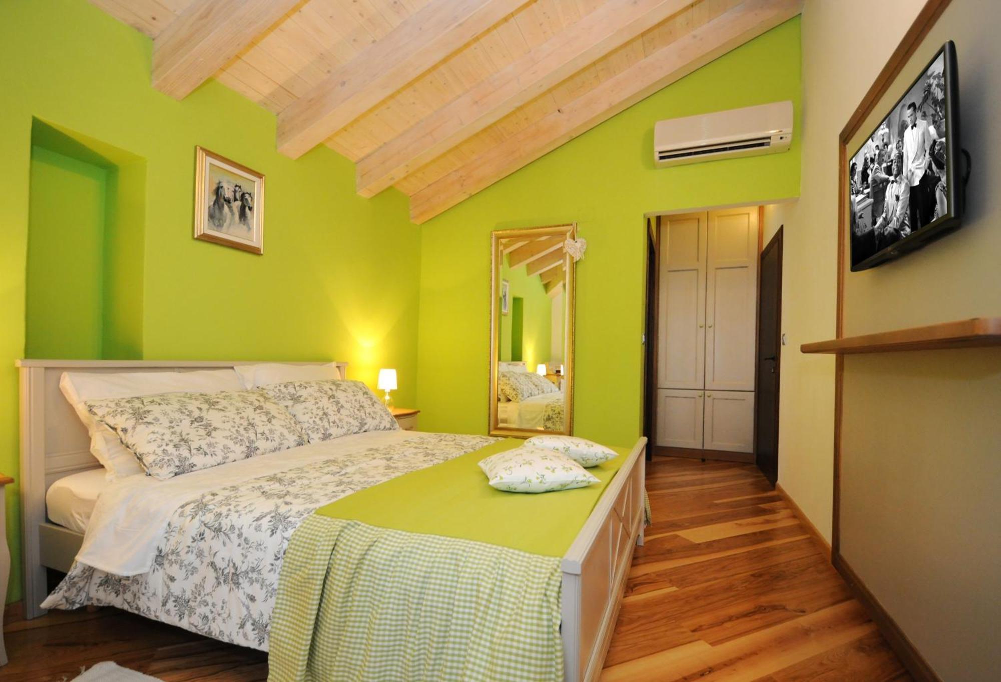 Bed & Breakfast Korta Gira Buici  Cameră foto